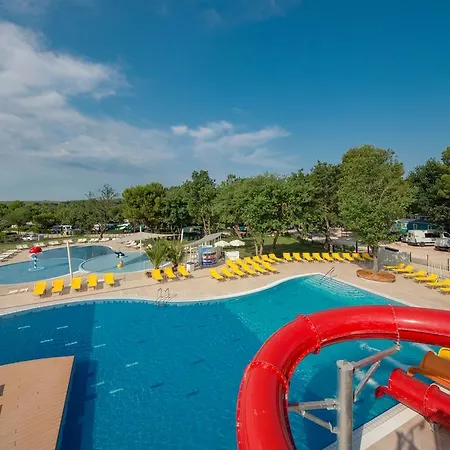 Prázdninový areál Mediterranean Mobile Homes Village In Camping Lanterna 4*