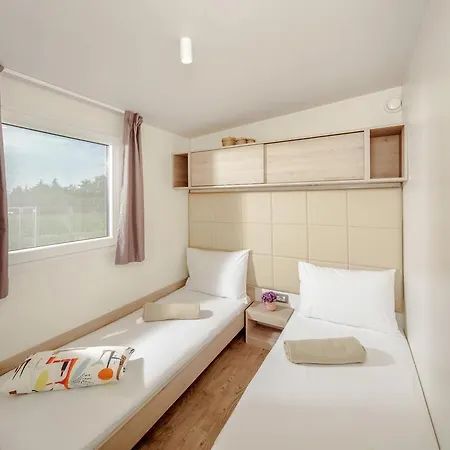 Prázdninový areál Mediterranean Mobile Homes Village In Camping Lanterna Tar-Vabriga