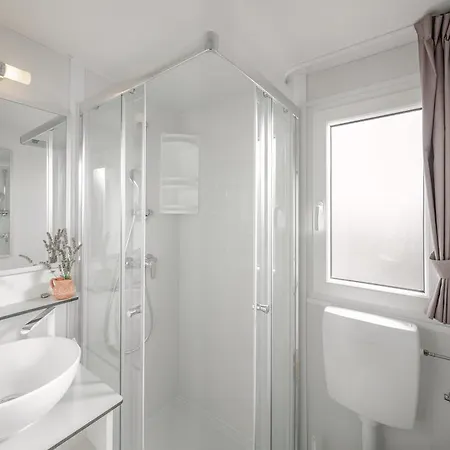 Prázdninový areál Mediterranean Mobile Homes Village In Camping Lanterna 4*