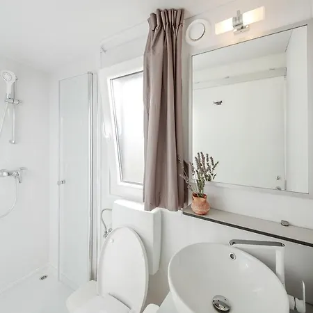 Mediterranean Mobile Homes Village In Camping Lanterna 4*
